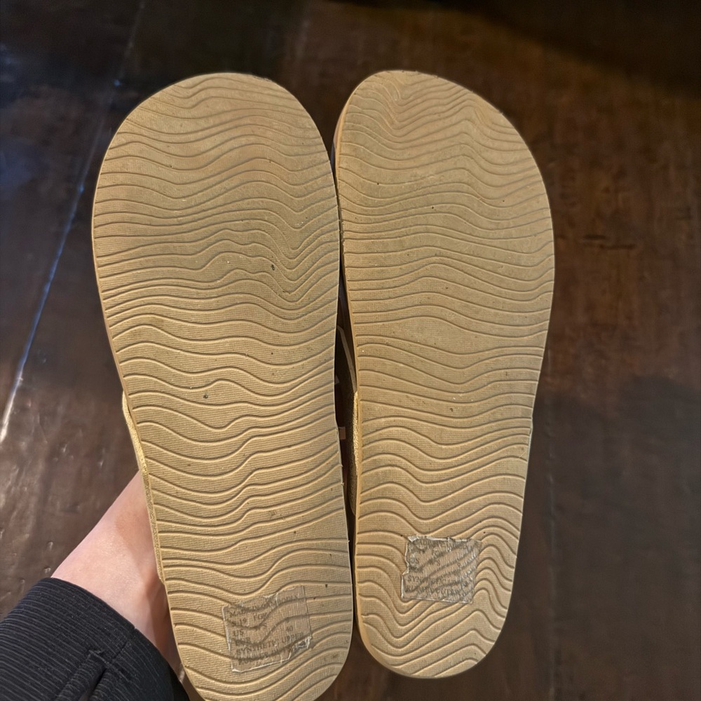 Reef Gold and Tan Sandals - Picture 4 of 4